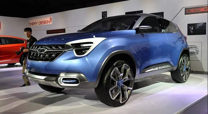 Новенький компактний крос Chery з'явився вживу