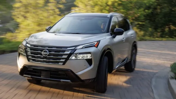 Nissan відкликає майже пів мільйона авто через ризик зупинки двигуна