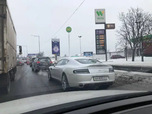 На території України був помічений дуже рідкісний Aston Martin ціною в $250 000