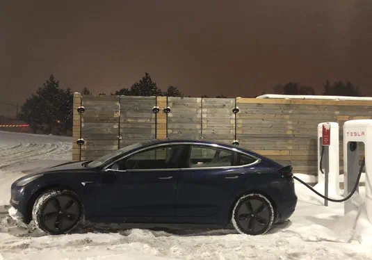 Рекорд «Пушечного ядра» - в кармані у Tesla Model 3