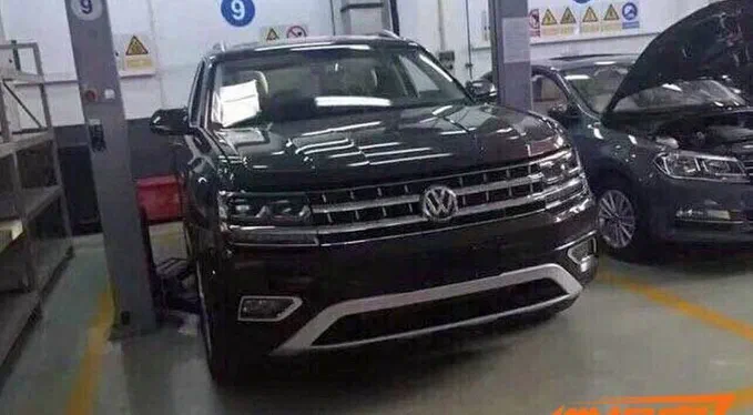 Величезний позашляховик Volkswagen розсекречено на всі сто