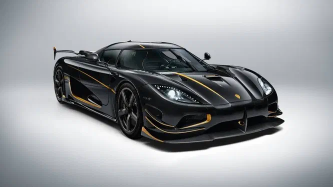 Koenigsegg прикрасив свій болід 24-каратним золотом