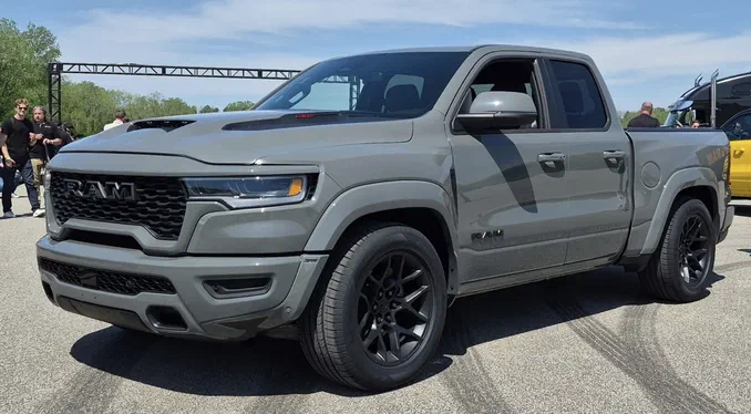 Ram 1500 Rumble Bee повертається: 777-сильний пікап із двигуном Hellcat