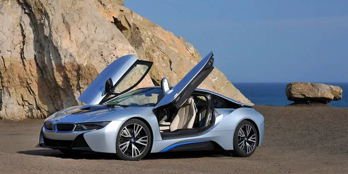 В наступному році BMW i8 отримає оновлення та більше потужності