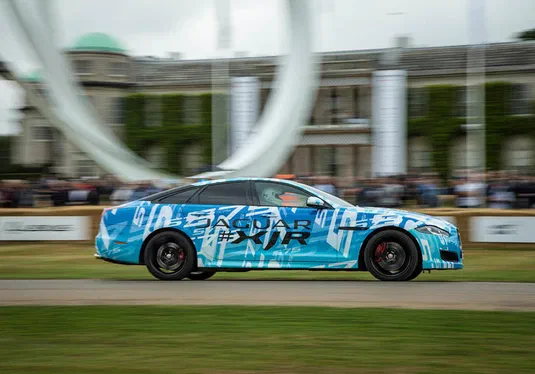 Для Jaguar XJ підготовлений 575-сильний силовий агрегат