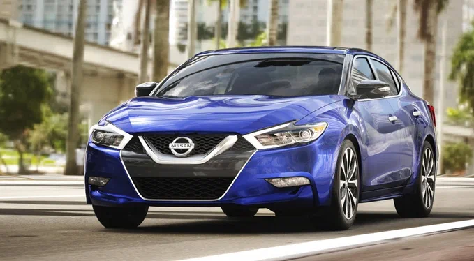 Седан Nissan Maxima отримав невеликі оновлення