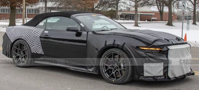 Новий Mustang-спадкоємець з відкритим верхом від Ford