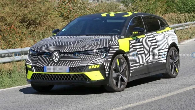Папарацці спіймали на тестах електричний Renault MeganE