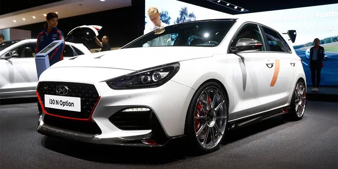Hyundai вивела на тести повнопривідний «гарячий» хетчбек i30 N