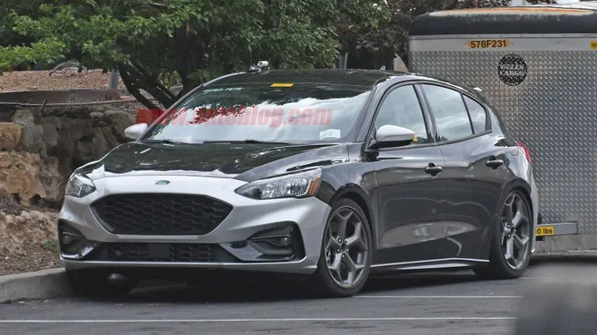 Новенький Ford Focus ST активно тестують в США