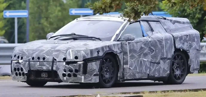 Перший електрокар Ferrari засвітився на нових шпигунських фото