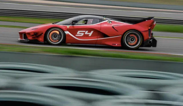 Новенький гібрид Ferrari буде найпотужнішим дорожнім авто компанії