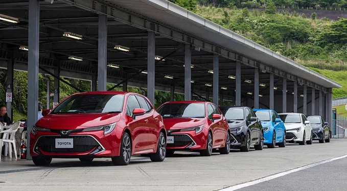 Хетчбек Toyota Corolla змінив покоління