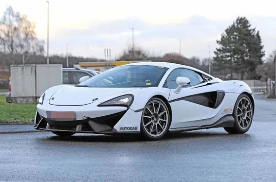Новий гібридний McLaren з'явився на першому фото