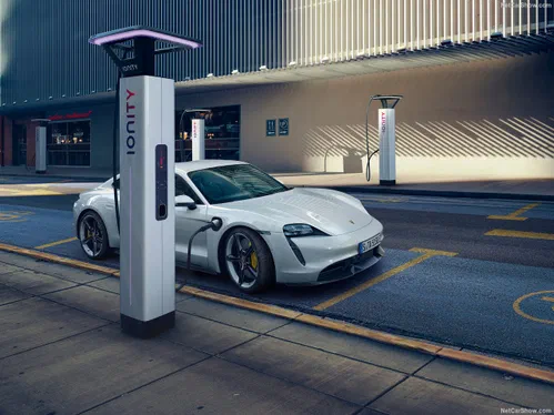 Електрокар Porsche Taycan отримав ціну в гривнях