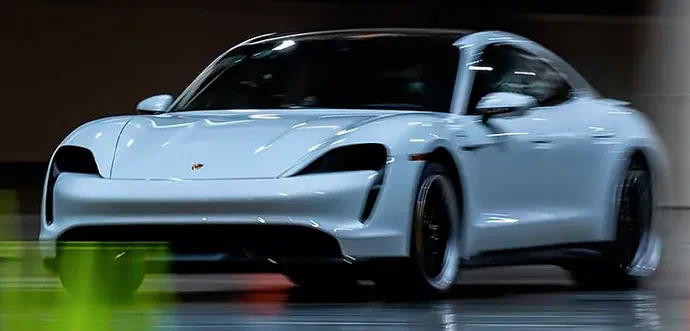 Porsche Taycan покорив незвичайний світовий рекорд швидкості (ВІДЕО)