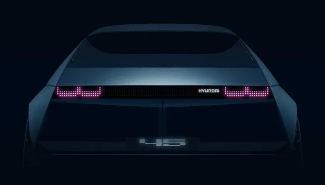 У Hyundai показали електромобіль в ретро-стилістиці