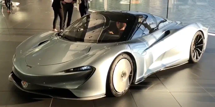 McLaren Speedtail вперше показався в русі