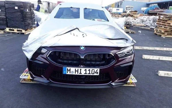 BMW M8 з'явилася на нових фото