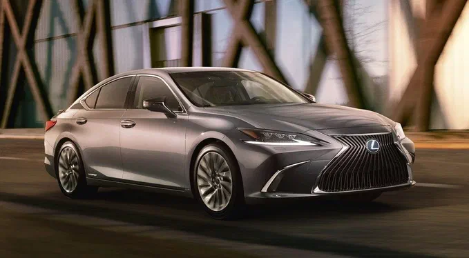 Розсекречено новий Lexus ES
