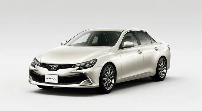 Оновився седан Toyota Mark X
