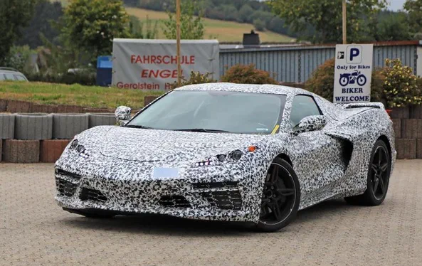 Новому Chevrolet Corvette приберать важіль КПП