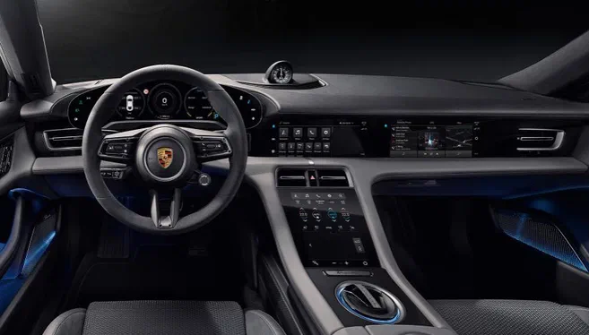 В салоні Porsche Taycan з'являться одразу п'ять дисплеїв