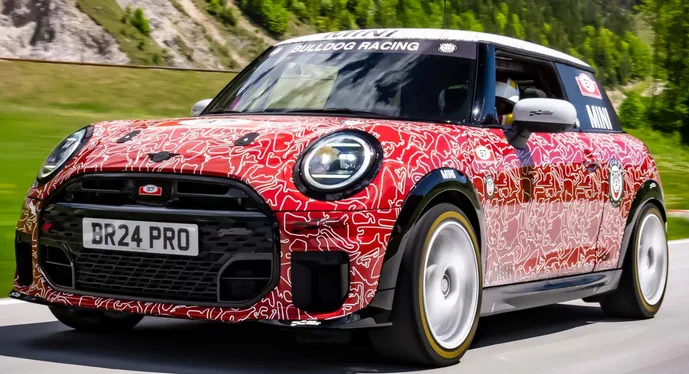 Новий Mini Cooper JCW здійснить свій дебют на перегонах "24 години Нюрбургрингу"