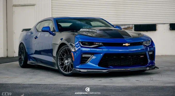 На Chevrolet Camaro SS «насадили» карбон