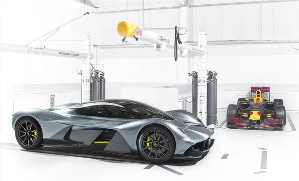 Відбулася презентація новітнього гіперкара Aston Martin