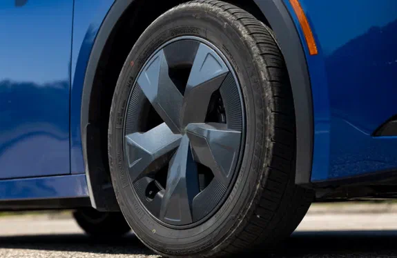 Як зменшення розміру коліс та шин підвищило економічність Toyota Prius Prime