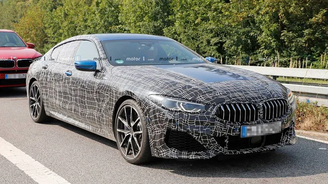 «Заряджений» BMW 8-Series прокотився на камери