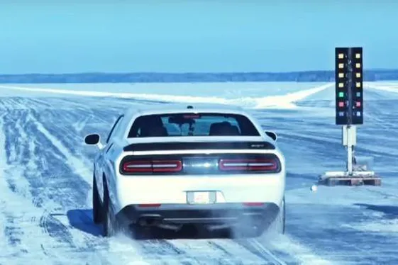Новий світовий рекордсмен - Dodge Challenger Hellcat
