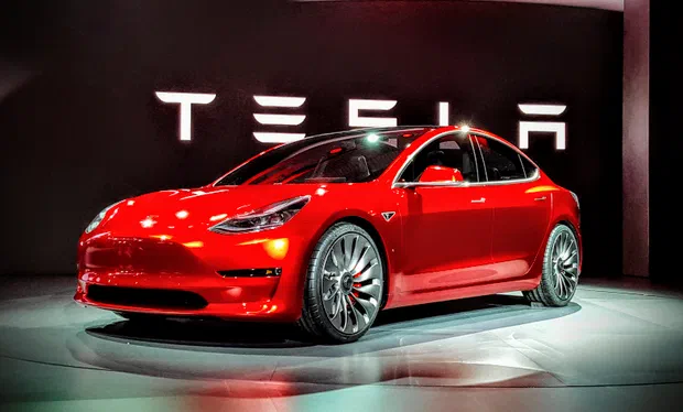 Випуск Tesla Model 3 знову зупинився