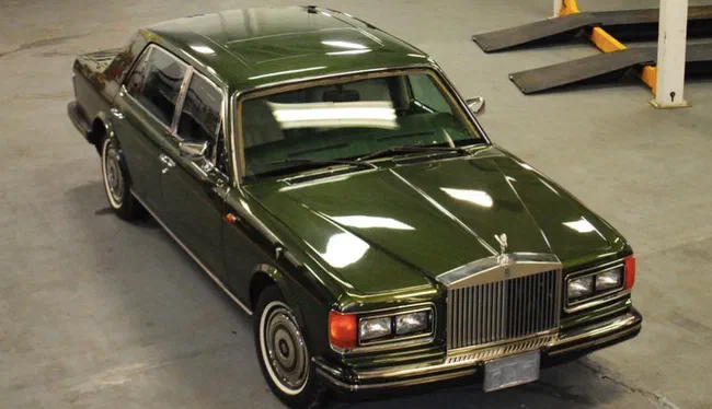 Броньований Rolls-Royce принцеси Діани продають на аукціоні