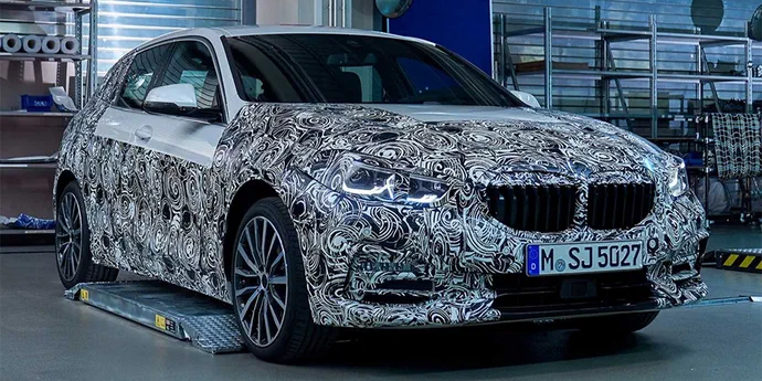 Нова BMW 1-Series трохи розсекретила свій дизайн