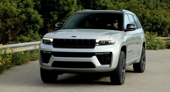Jeep відкликає понад 419 тисяч Grand Cherokee через проблему з боковими подушками безпеки