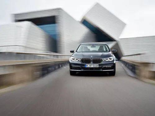 Виявлено проблеми з подушками безпеки в моделі BMW 7 Series 2016