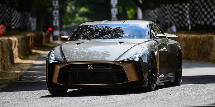 Суперкар від Nissan та Italdesign вперше проїхався на трасі (ВІДЕО)