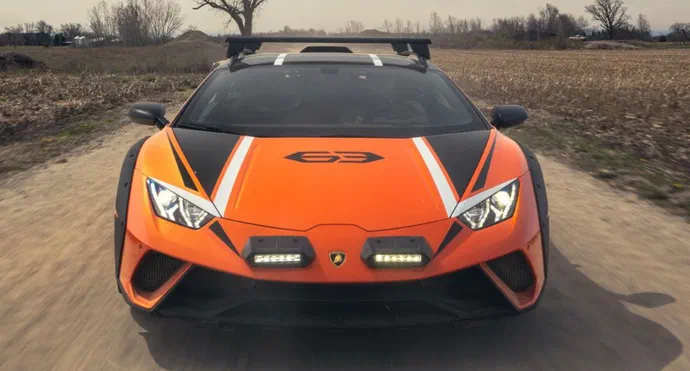 Огляд тестування високопродуктивних вседорожніх шин Bridgestone на Lamborghini