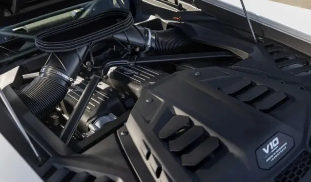 Lamborghini розповіла, чому відмовилася від двигуна V-10