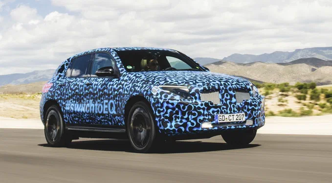 Новий товарний кросовер від Mercedes дебютує через тиждень (ВІДЕО)