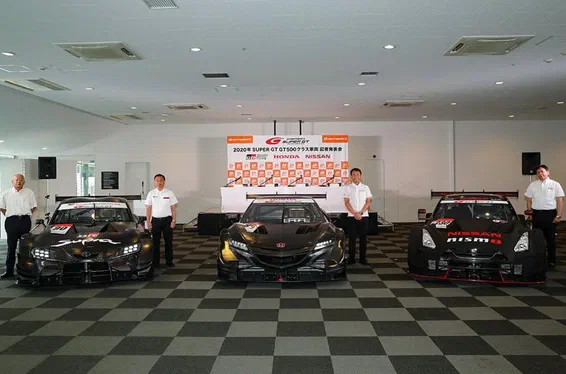 Nissan GT-R перетворився на гоночного швидкісного монстра