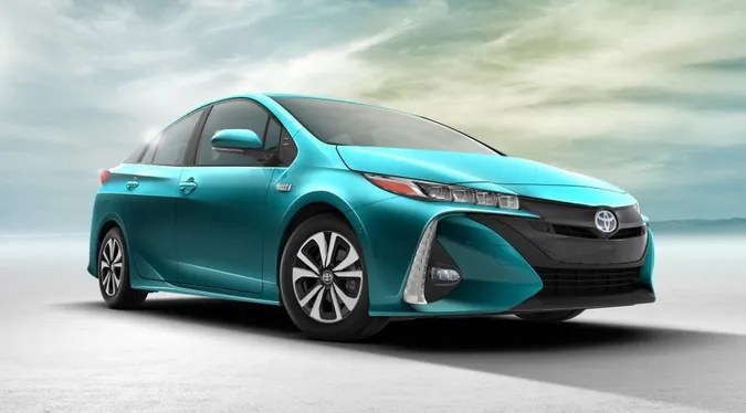Toyota Prius – нова машина з можливістю зарядки від розетки