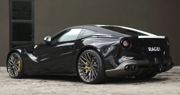 Тюнінгісти наділи зовнішність Ferrari F12 Berlinetta агресивний вигляд