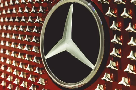 Mercedes-Benz запускає найбільшу модельну та технологічну кампанію в історії бренду