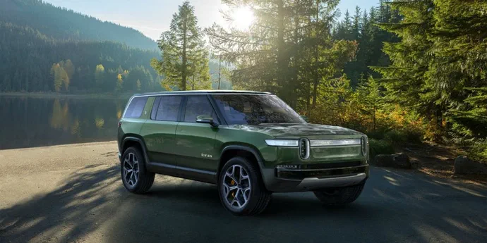 Електровнедорожник Rivian зможе проїхати на одному заряді більше 650 км
