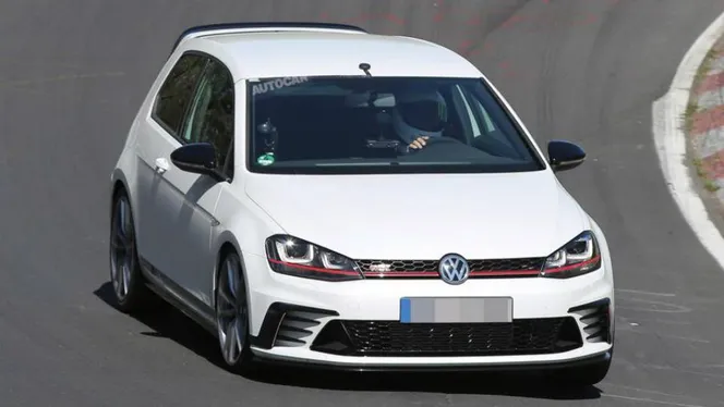 На Нюрбургрінгу проходять випробування екстремальний Volkswagen Golf GTI