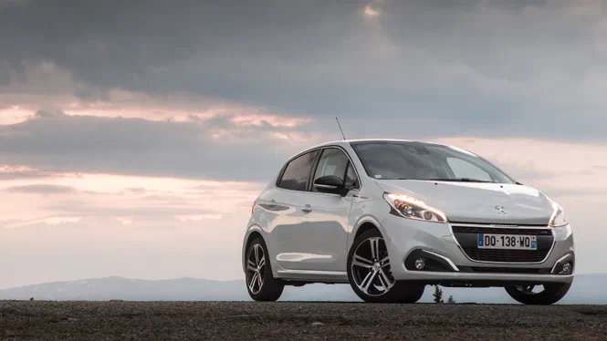 Новий Peugeot 208 перетвориться на електрокар