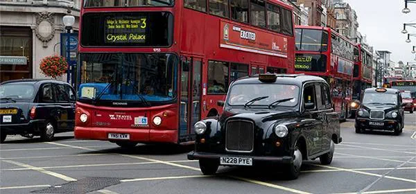 Geely: лондонські таксі перетворяться на гібридні автобуси